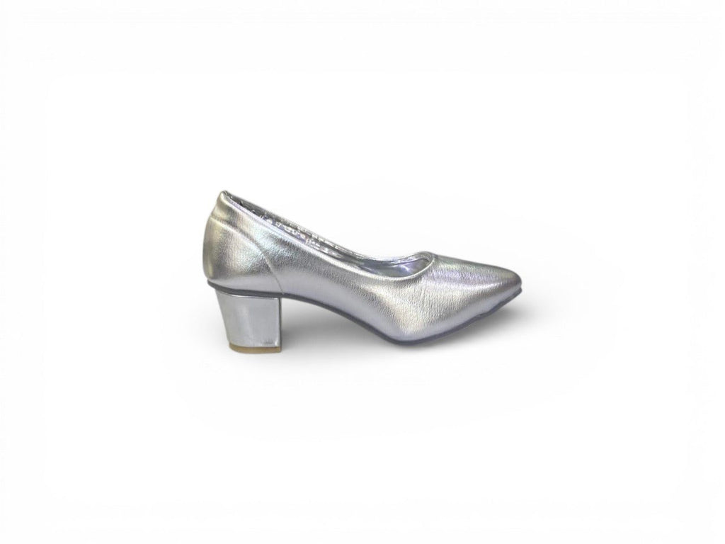 Pointed Perfection: The Essential Court Shoe
