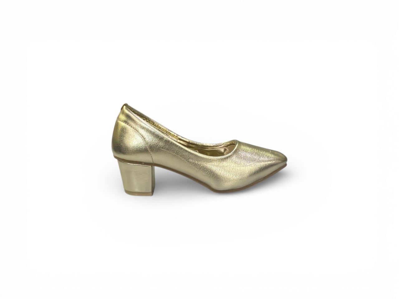 Pointed Perfection: The Essential Court Shoe