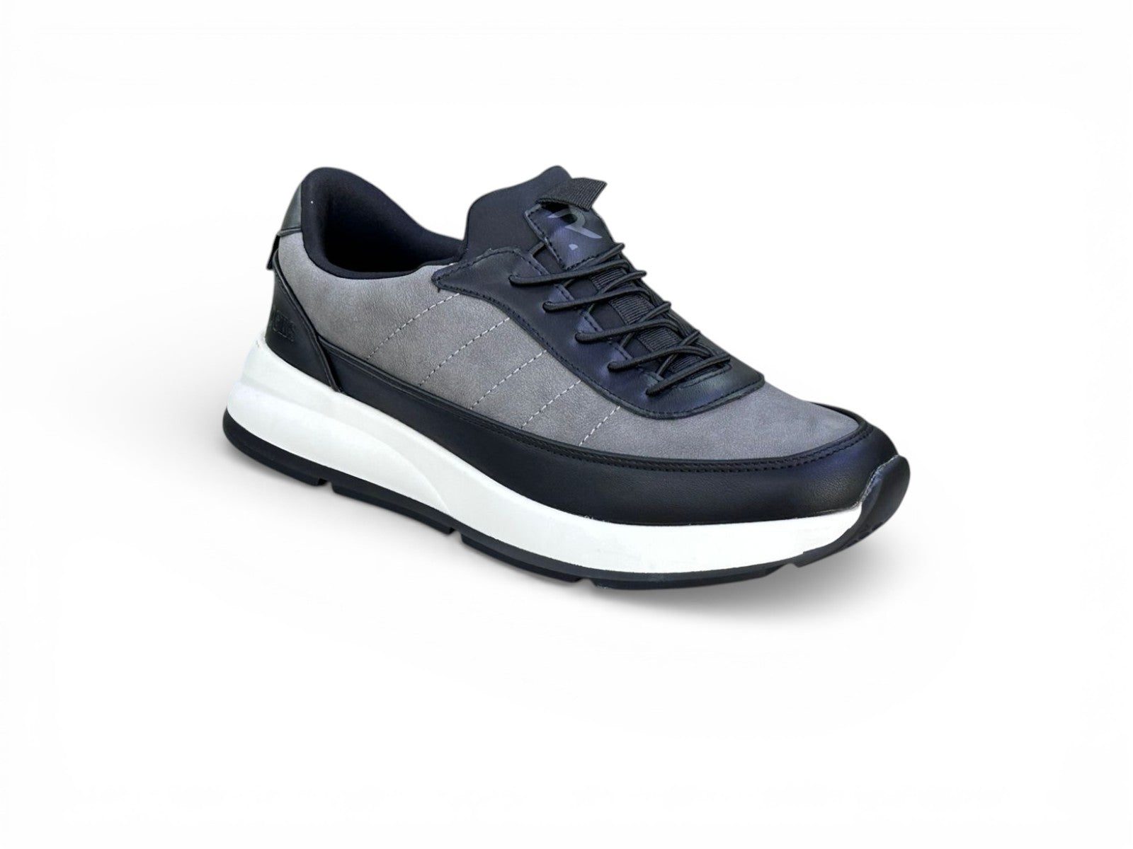 SNEAKERS IMPORTED